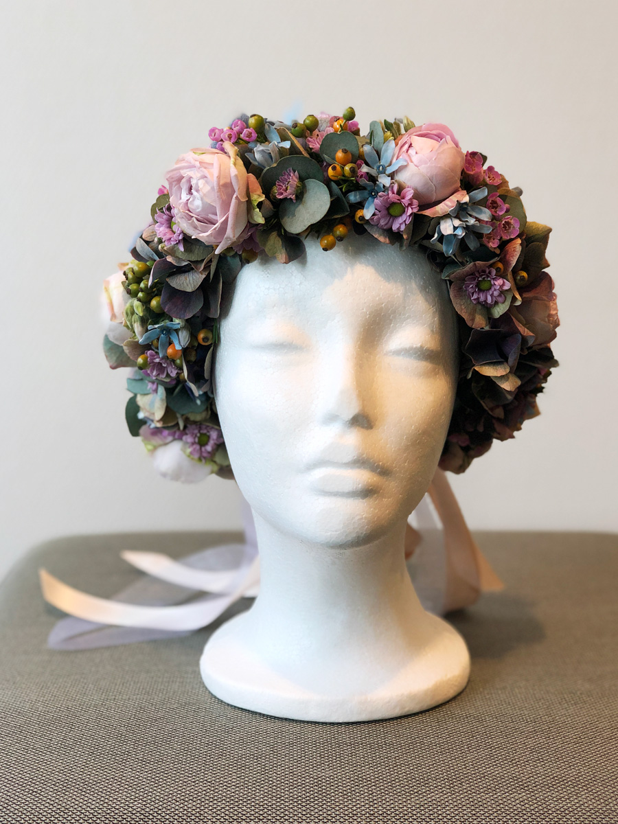 Haarkranz für die Braut mit Rosen, Hortensien und Chrysanthemen